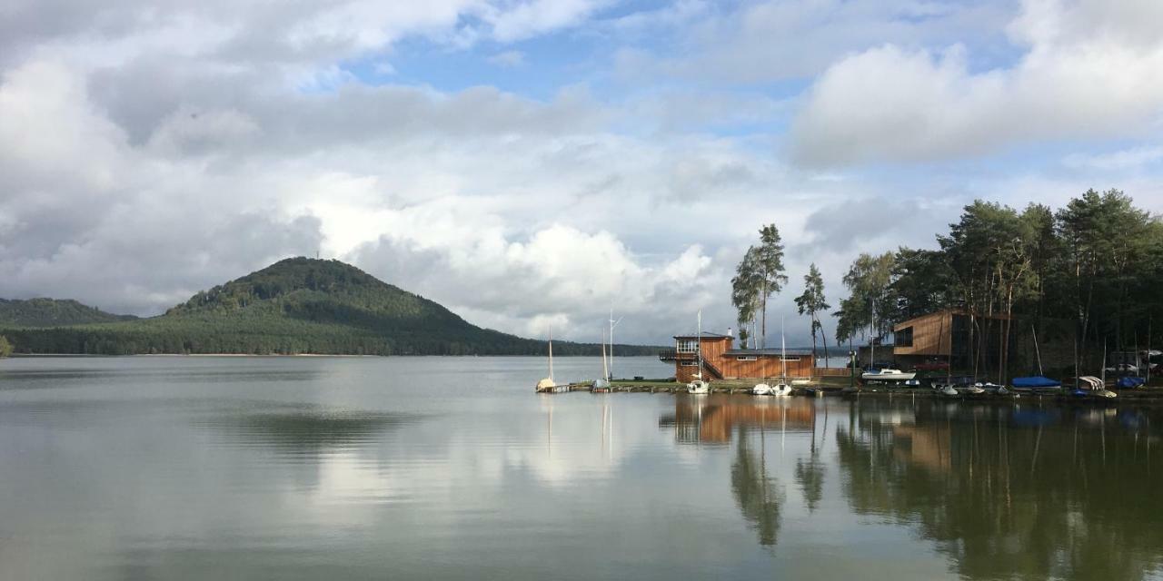 Terasy Mladi Machovo Jezero Apartment สตาเร สปลาวี ภายนอก รูปภาพ