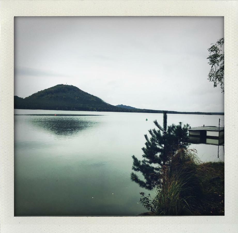 Terasy Mladi Machovo Jezero Apartment สตาเร สปลาวี ภายนอก รูปภาพ